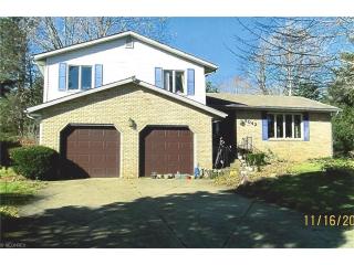 3042 Chaucer Dr, Canton, OH 44721-3611