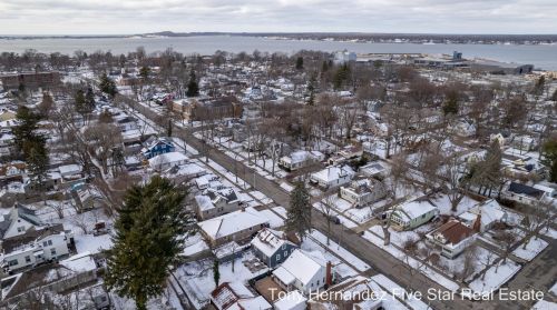 977 Southern Ave, Meskegon MI  49441-2236 exterior