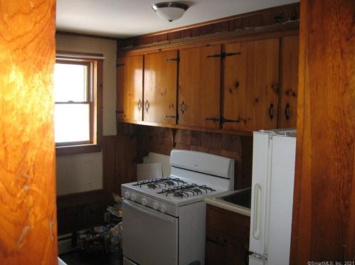 143 Hoffman St, Torrington CT 06790-6226 exterior