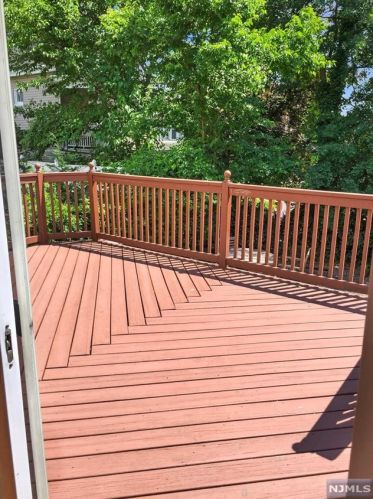 16 Vly Pl, Edgewater NJ 07020-1311 exterior