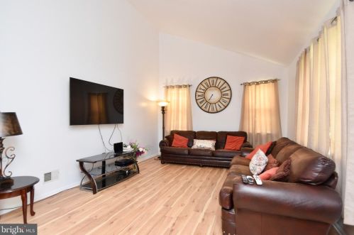 336 Schafer Blvd, New Castle DE 19720-8857 exterior