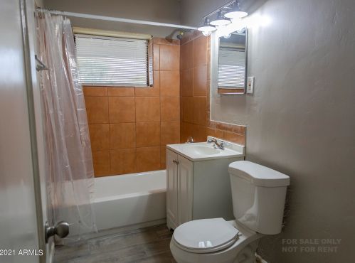 2611 Augusta Ave, Phoenix AZ 85021-7084 exterior