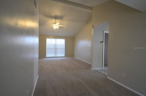 7501 Woodland Oaks Ct, Tampa FL 33615-1631 exterior