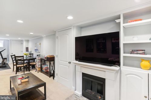 2304 Eccleston St, Silver Spring MD  20902-5015 exterior