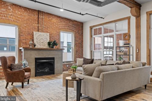 220 Prince St, Lancaster PA 17603-5878 exterior