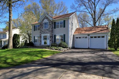 31 Lookout Hl Rd, Milford CT 06461-1878 exterior