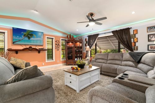 1602 Thumb Pt Dr, Fort Pierce FL 34949-3569 exterior