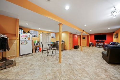 6129 Mcvicker Ave, Chicago IL 60638-4325 exterior