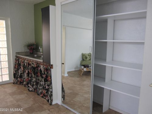 735 Abrego Dr, Green Valley AZ 85614-3637 exterior