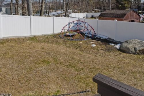 12 Edgewood Dr, Rockaway NJ 07866-1638 exterior