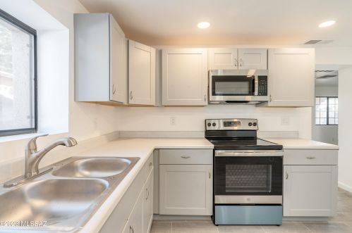 227 24 St, Tucson AZ 85713-1645 exterior