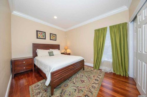 15 Aly Pond Ct, Huntington Station NY 11746-5875 exterior