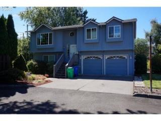 1007 146th Ave, Portland, OR 97233-2512
