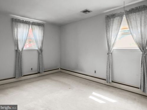 336 Ainslie Rd, Huntingdon Valley PA 19006-8701 exterior