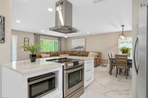 760 100 Ave, Naples FL 34108-2240 exterior