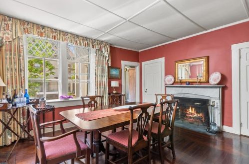 21 Catherine St, Middletown RI 02840-3232 exterior