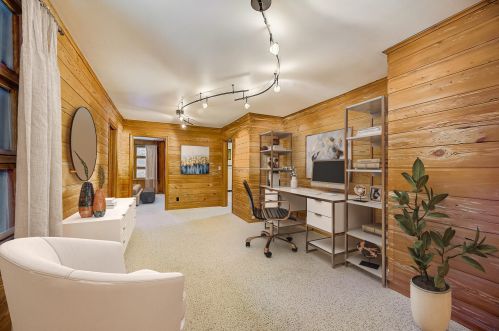 8660 Kildeer Ct, Milwaukee WI 53209-1320 exterior