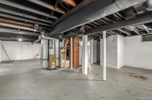 17213 Wood St, Melvindale MI 48122-2200 exterior