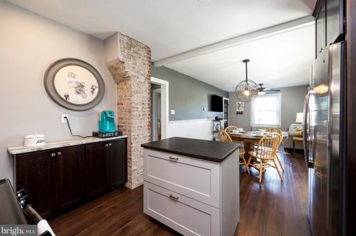 697 Hanover St, Pottstown PA 19464-4519 exterior