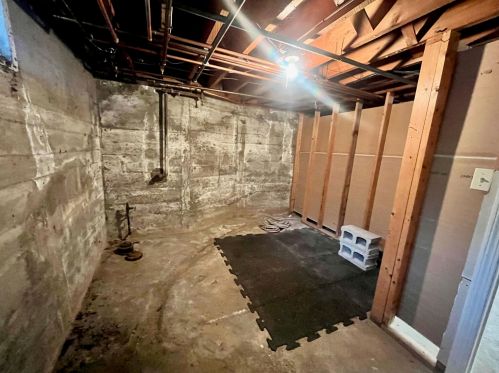 1326 Forest Ave, Portland ME  04103-1800 exterior