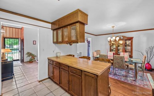 1077 Cedar Crst Dr, Bull Valley IL 60014-6935 exterior