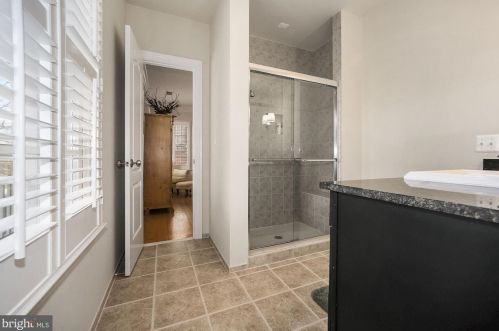 1493 Evans Farm Dr, Mc Lean VA 22101-5656 exterior