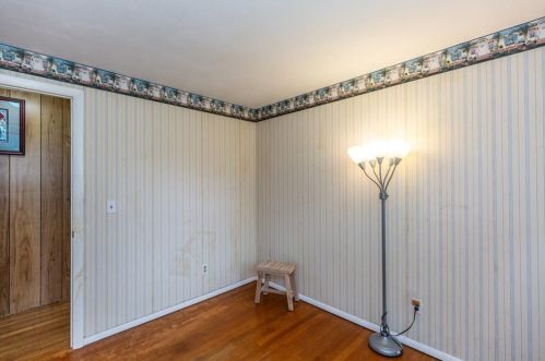 228 Grandview Ave, Woonsocket RI 02895-2752 exterior