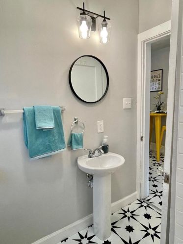 4975 Lindenwood Ave, Saint Louis MO 63109-1833 exterior