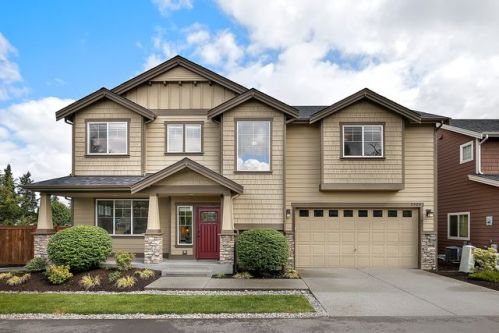 2504 24th Pl, Seattle, WA 98056-2335