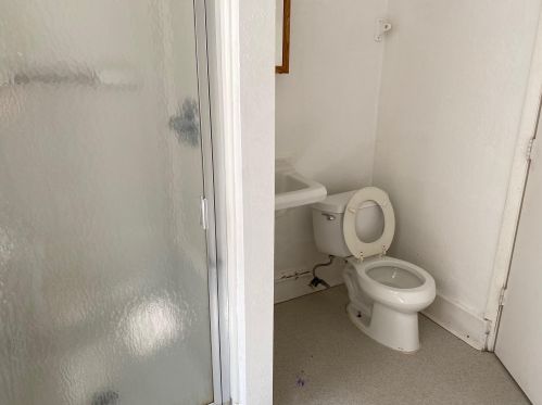 1427 81, Milwaukee WI 53222-3809 exterior