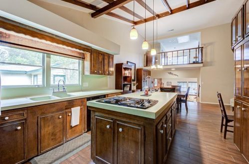 1410 Pne Lk Cir, Montgomery TX 77316-2774 exterior