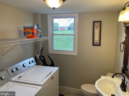 998 Plunkert Rd, Littlestown PA 17340-9643 exterior