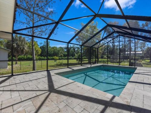 5840 Copper Leaf Ln, Naples FL 34116-6716 exterior