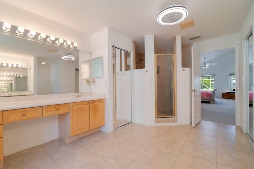 8290 Mizzen Dr, Boynton Beach FL 33472-2721 exterior