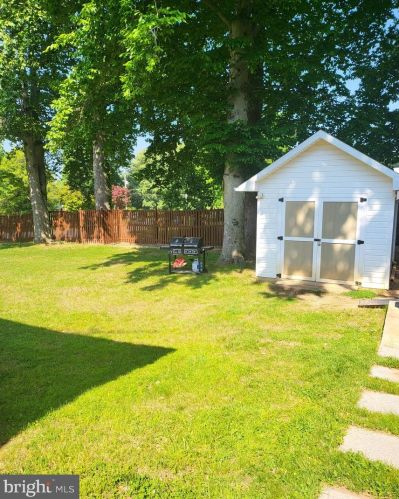 14308 Blackmon Dr, Rockville MD 20853-2142 exterior