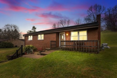 3300 Antler Dr, Gibsonia, PA 15044-8439