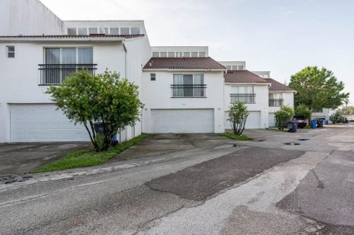 9509 Citrus Glen Pl, Tampa FL 33618-4018 exterior