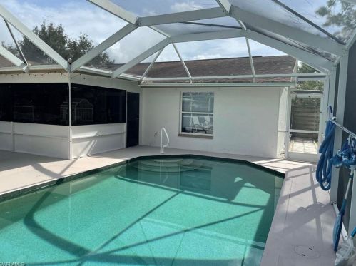 215 Madison Dr, Naples FL 34110-1351 exterior