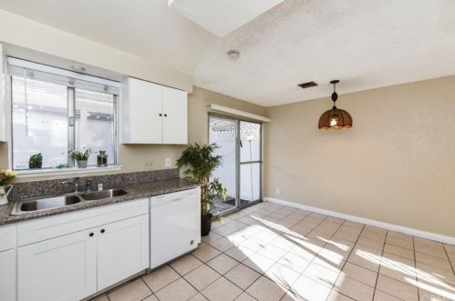 1407 Sycamore Ave, Tustin CA 92780-6279 exterior