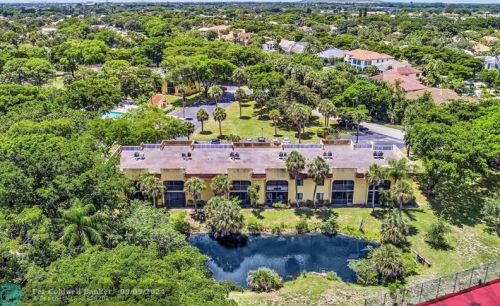 900 9th Street Cir, Boca Raton FL  33486-5247 exterior