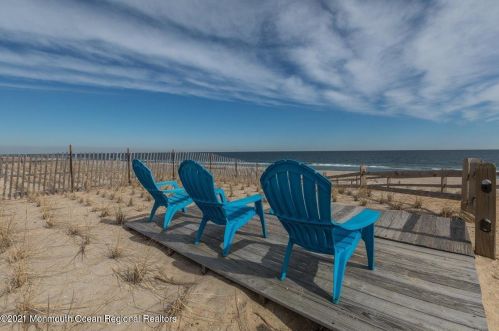 320 Elizabeth Ave, Point Pleasant Beach NJ 08742-4133 exterior