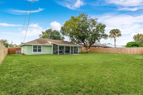 3891 Chicopee St, Fort Pierce FL  34953-5373 exterior