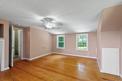 971 Farms Rd, Wallingford CT 06492-1807 exterior