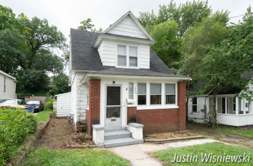 328 Dickinson St, Grand Rapids, MI 49507-1543