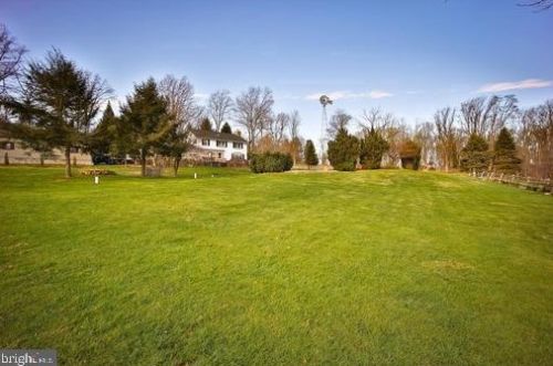 1645 Huntingdon Rd, Huntingdon Valley PA  19006-4412 exterior