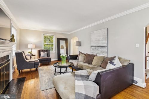 1612 Oakcrest Dr, Alexandria VA 22302-2337 exterior