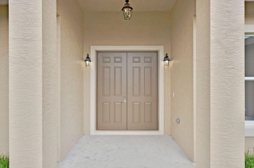 2875 Eagle Dr, Fort Pierce, FL 34984-6321