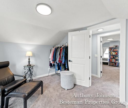 1221 Dickinson St, Grand Rapids MI 49507-2201 exterior