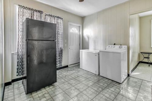 6 Cottage St, Derby CT 06418-1503 exterior