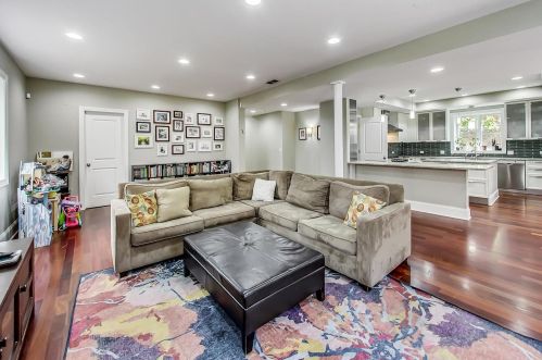 579 Hawthorne Pl, Chicago IL  60657-2922 exterior